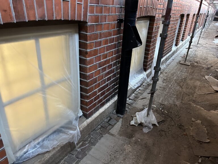 Hantverkstradition möter spelutveckling: Total fasad- och takrenovering i kv. Eden